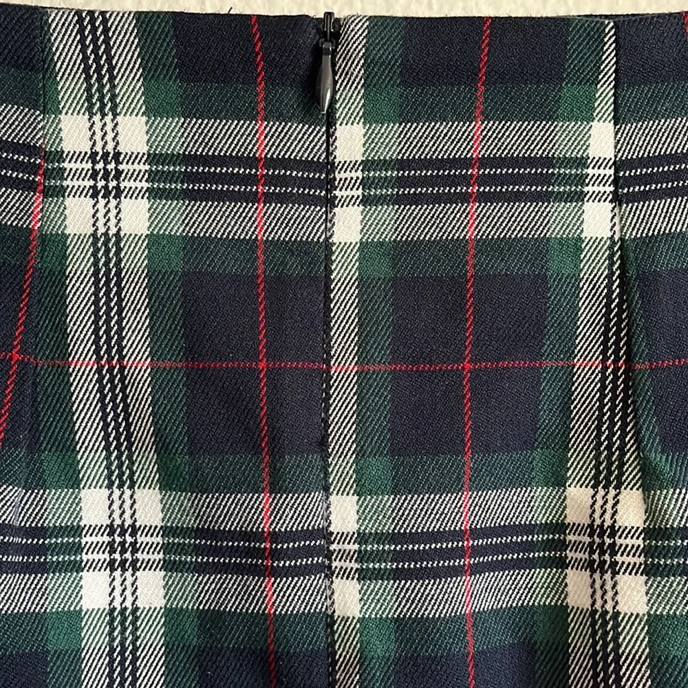 BRANDY MELVILLE plaid skirt - Picture 3 of 4